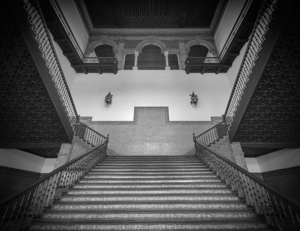 Una-escalera-en-el-pasado